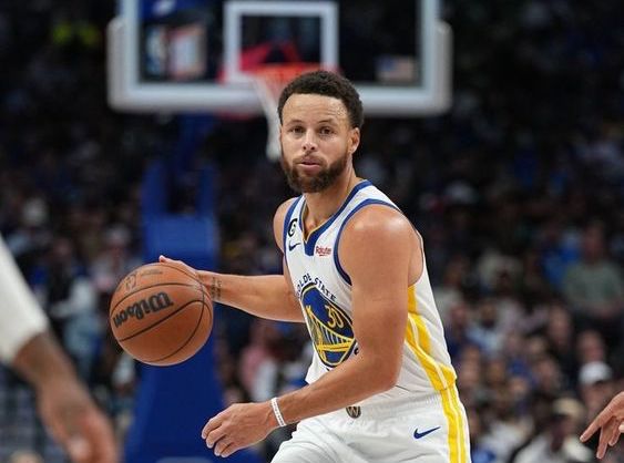 Atlet Basket Stephen Curry, Dikenal Sebagai Penembak 3 Poin