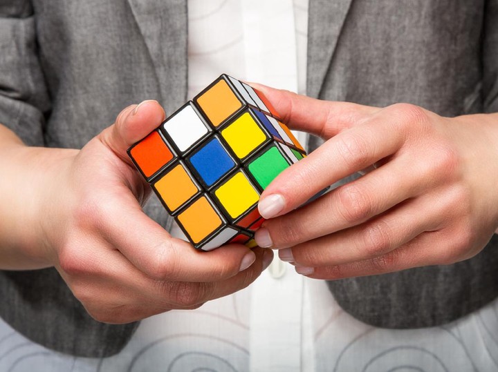 Kubus Rubik Jika Sering Di Mainkan Bisa Bermanfaat Loh!