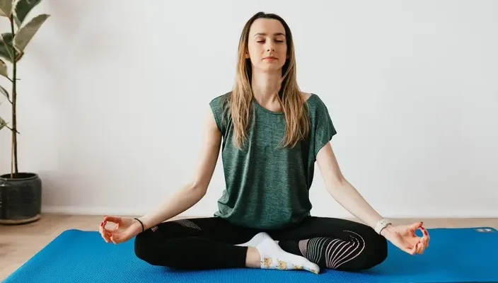 Senam Yoga Sebuah Praktik Meditasi Fisik Dan Mental