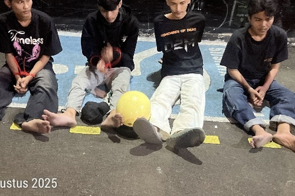 Cegah Tawuran, Polisi Tangkap 4 Pemuda Bersenjata Di Jakpus