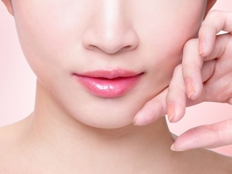 Tinggalkan Lipstik! Cara Permanen Bibir Merah Merona