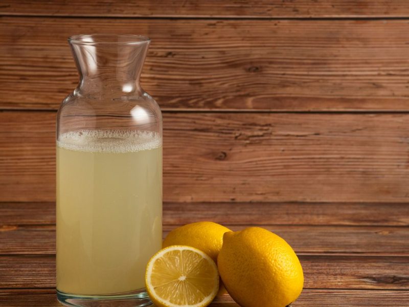 Batuk Reda: Obat Vs Madu Lemon, Siapa Juaranya?