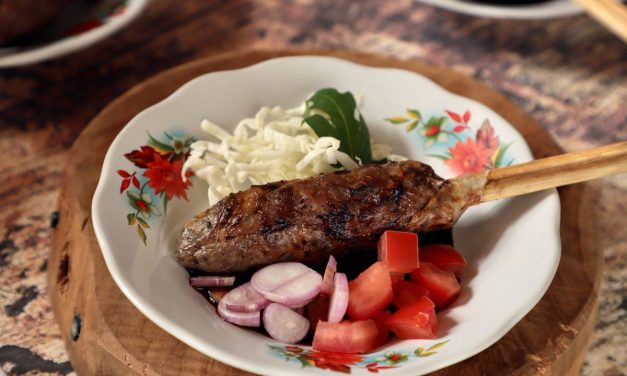 Lapar Usai Turun KA? 4 Kuliner Legendaris Ini Dekat Solo Balapan!