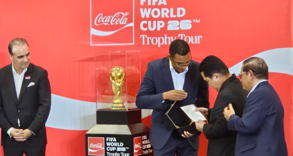 Trofi Piala Dunia Mampir di Indonesia, Hadirkan Legenda Brasil