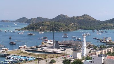 Labuan Bajo: Larangan Berlayar Kapal Wisata Di Perpanjang, Penyeberangan Ditutup hingga 27 Januari