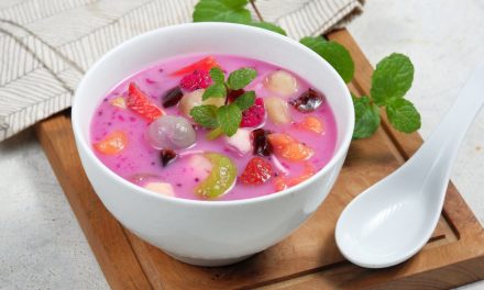 Es Buah, Minuman Segar yang Selalu Jadi Favorit di Indonesia