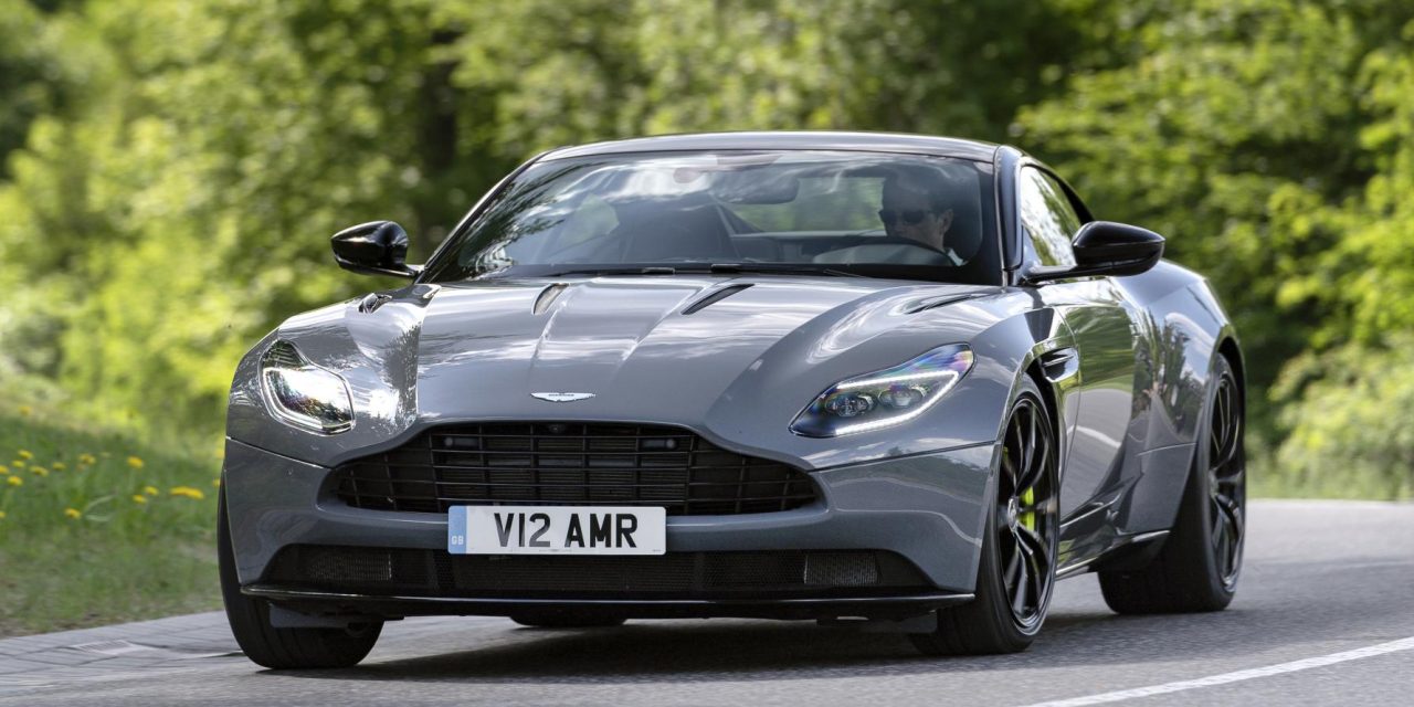 Aston Martin DB11, Ketika Performa Tinggi Bertemu Desain Ikonik