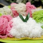 Kelezatan Kue Putu Mayang, Camilan Cantik Kenangan Masa Kecil