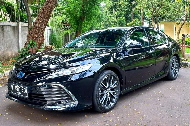 Mobil Camry