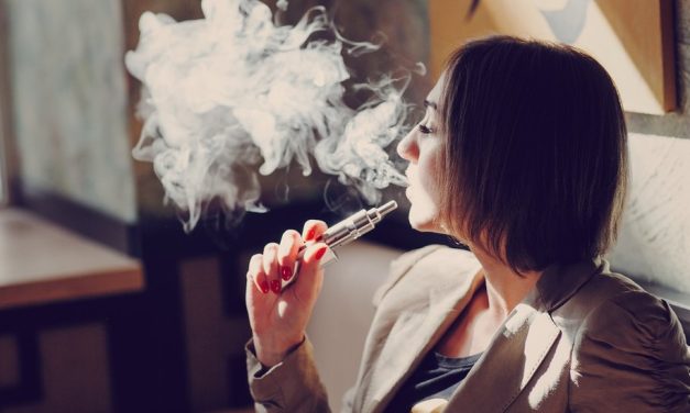 Turis Wajib Tahu, Spanyol Larang Merokok Dan Vaping