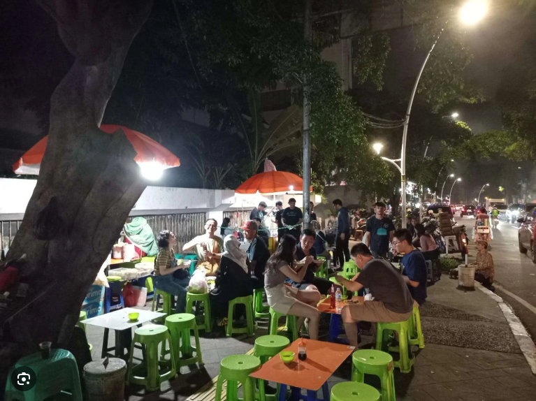 Gultik Blok M Di Jakarta Selatan Kini Semakin Ramai Pengunjung