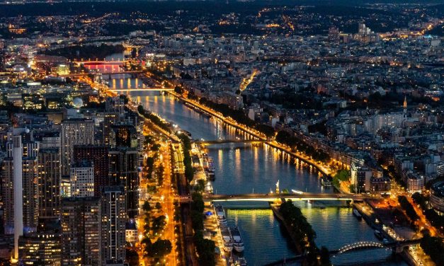Tips Berkeliling Paris Di Malam Hari Dengan Aman Dan Nyaman